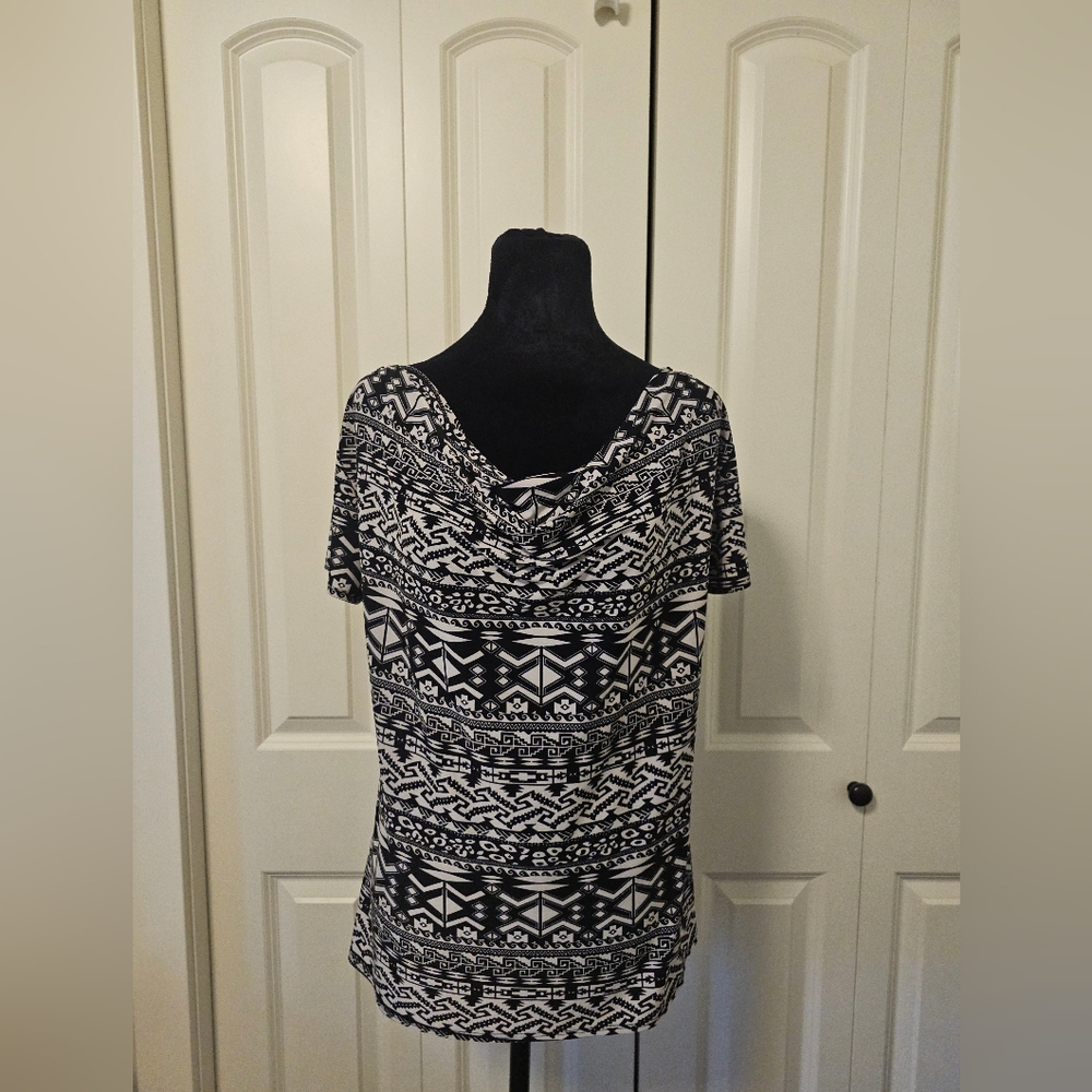 Star Vixen Black &White Geometric Blouse Short Sleeve, SZ M